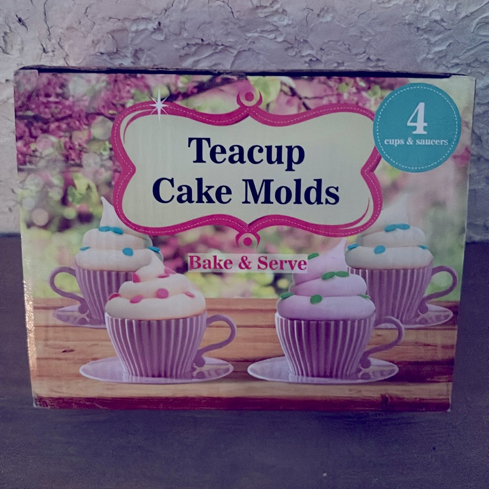 Pink Silicone Cupcake Molds with Saucers